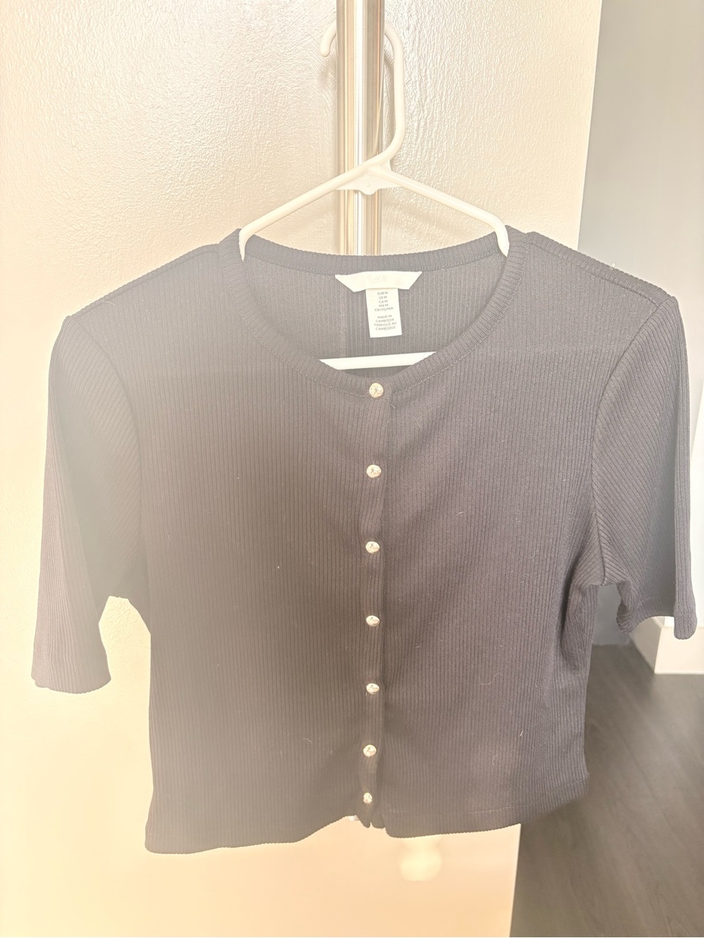 H&M Black Ribbed Short-Sleeve Button-Up Top